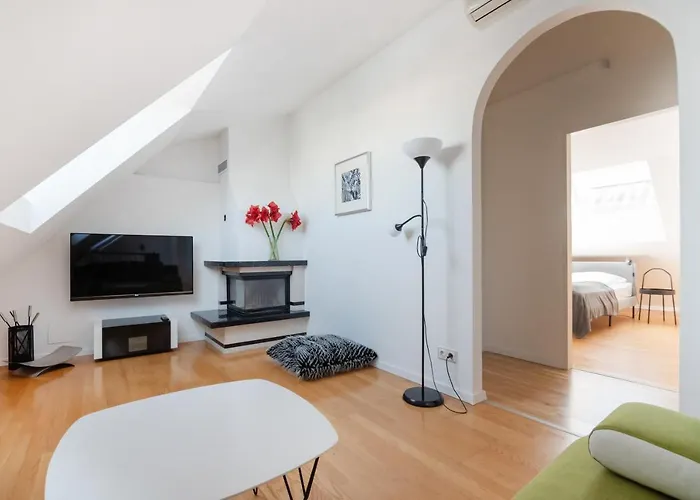 Roof With Terrace, Parking And Ac Vienna