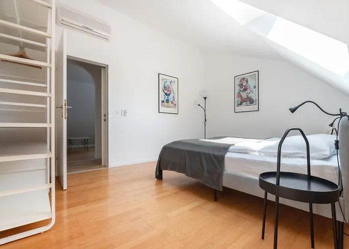 Roof With Terrace, Parking And Ac *