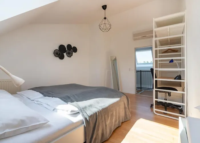 Roof With Terrace, Parking And Ac Apartment Vienna